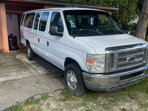 Used 2011 Ford E-350 and Econoline 350 XLT RWD image 5