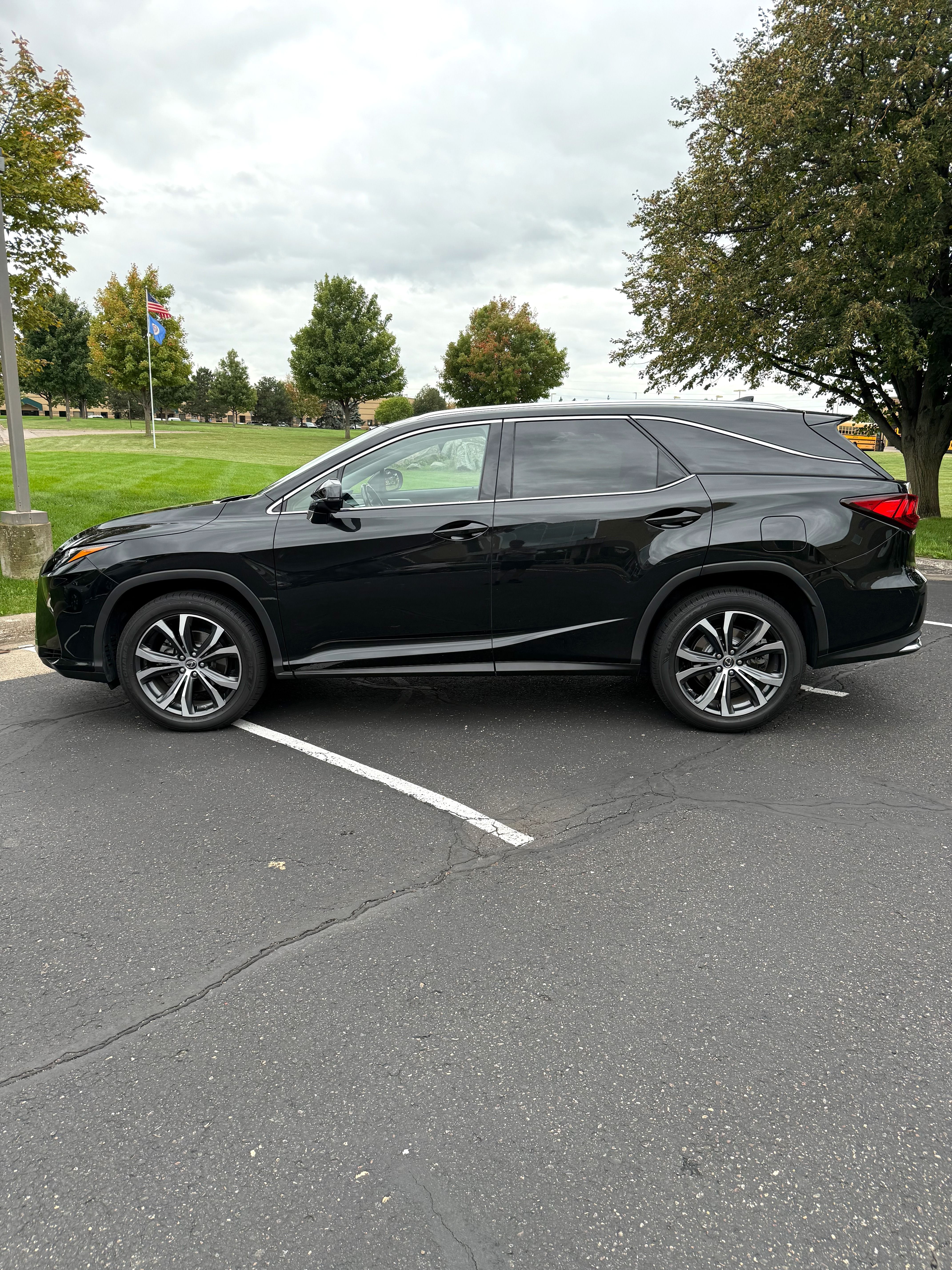 Used 2018 Lexus RX 350L AWD w/ Premium Package image 1