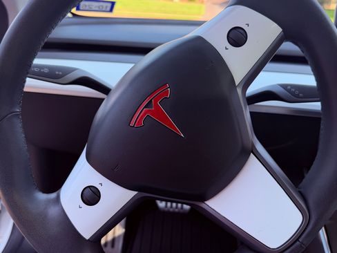 Used 2020 Tesla Model 3 Long Range AWD/4WD image 22