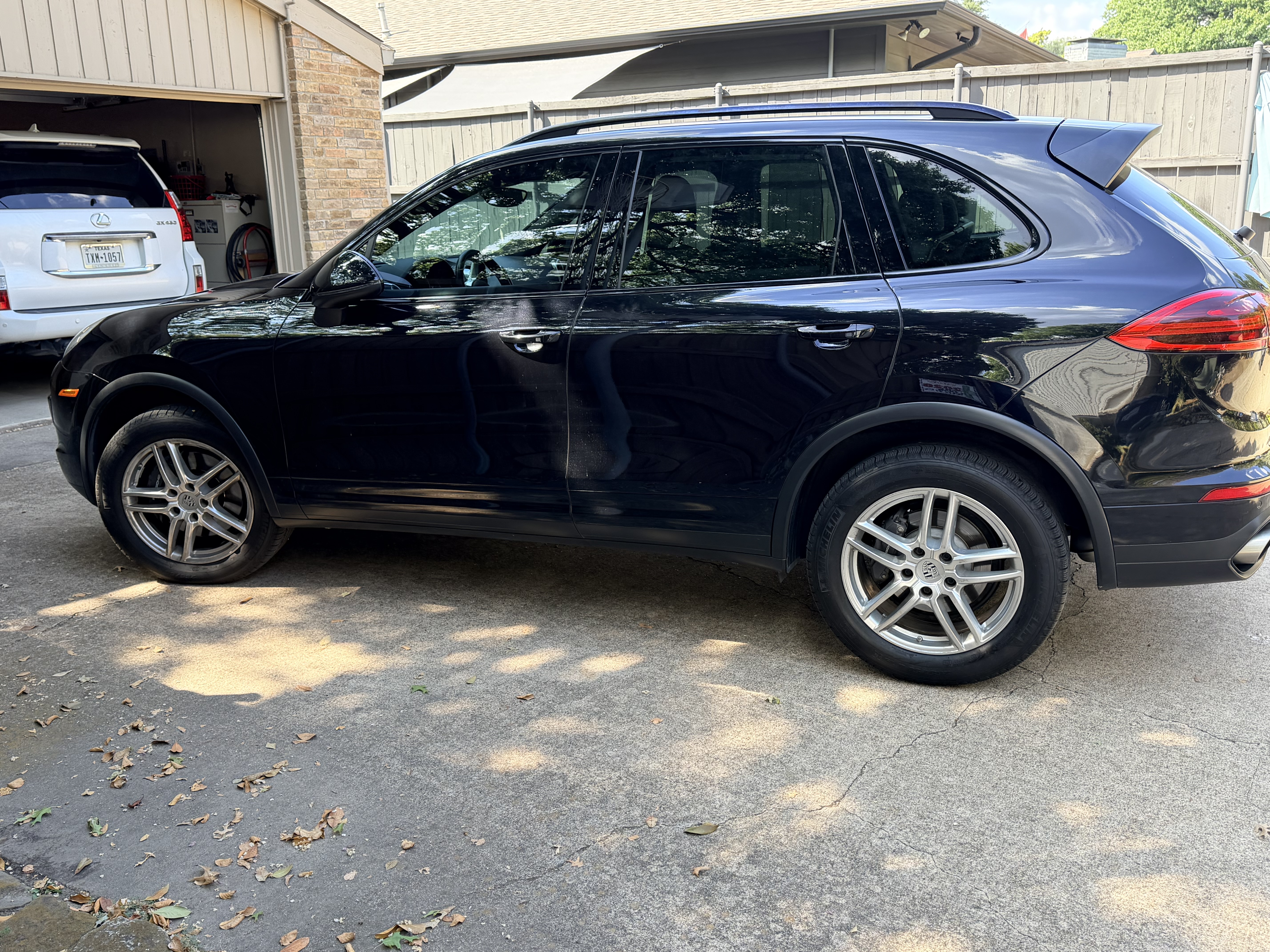 Used 2016 Porsche Cayenne AWD/4WD image 6