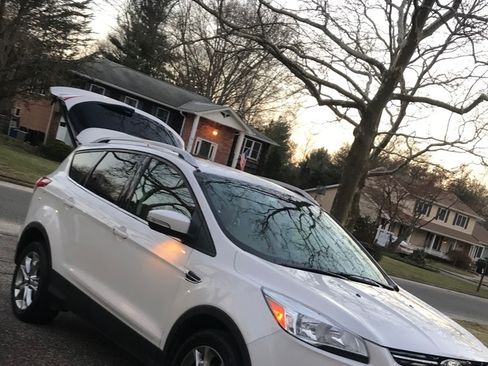 Used 2014 Ford Escape Titanium image 2