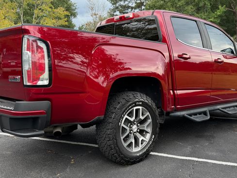 Used 2017 GMC Canyon SLE w/ All Terrain Package AWD/4WD image 8