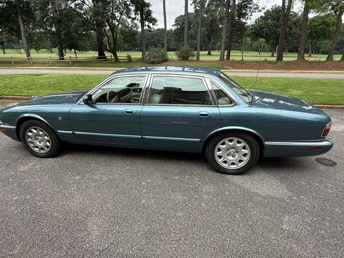 Used 1999 Jaguar XJ8 RWD image 4