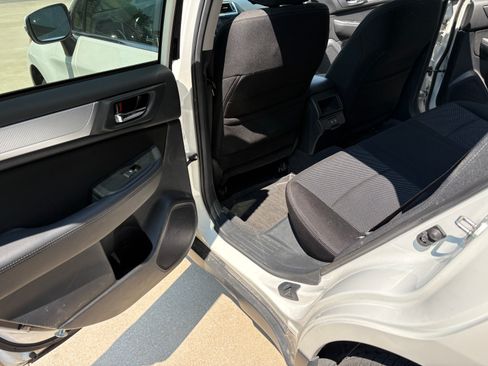 Used 2019 Subaru Outback 2.5i Premium AWD/4WD image 10