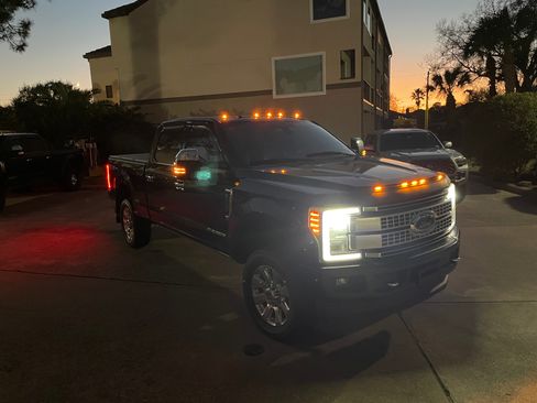 Used 2017 Ford F250 Platinum w/ Platinum Ultimate Package image 17