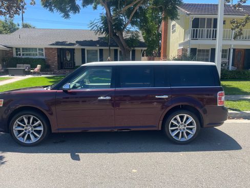 Used 2011 Ford Flex Limited FWD image 2