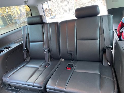 Used 2013 Chevrolet Suburban LTZ image 15