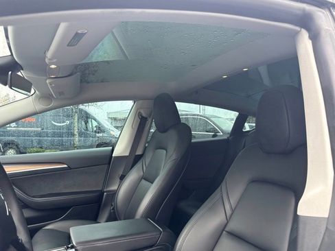 Used 2023 Tesla Model 3 Standard Range image 1