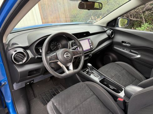 Used 2022 Nissan Kicks SV FWD image 9