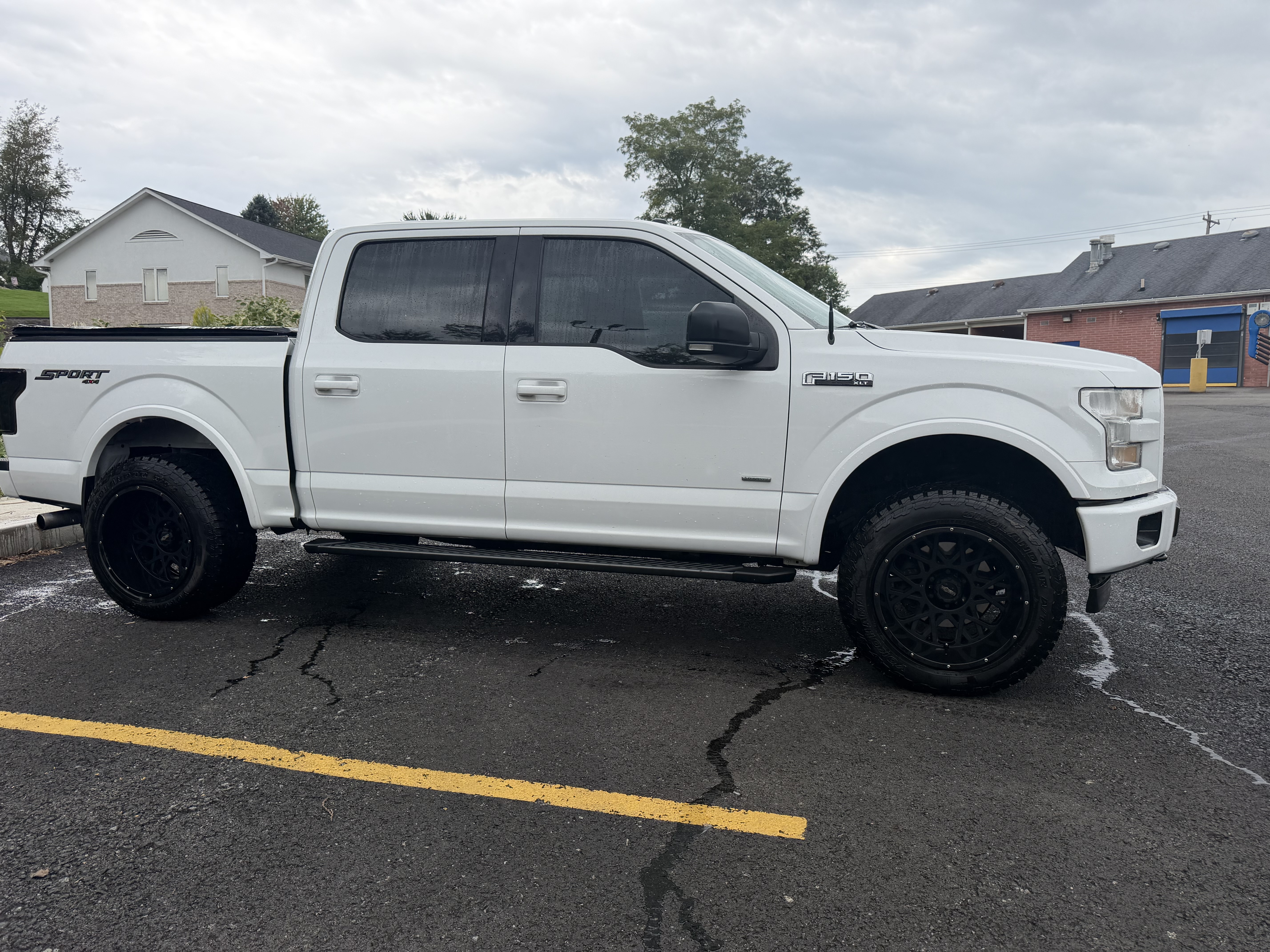 Used 2017 Ford F150 XLT w/ Equipment Group 302A Luxury AWD/4WD image 13