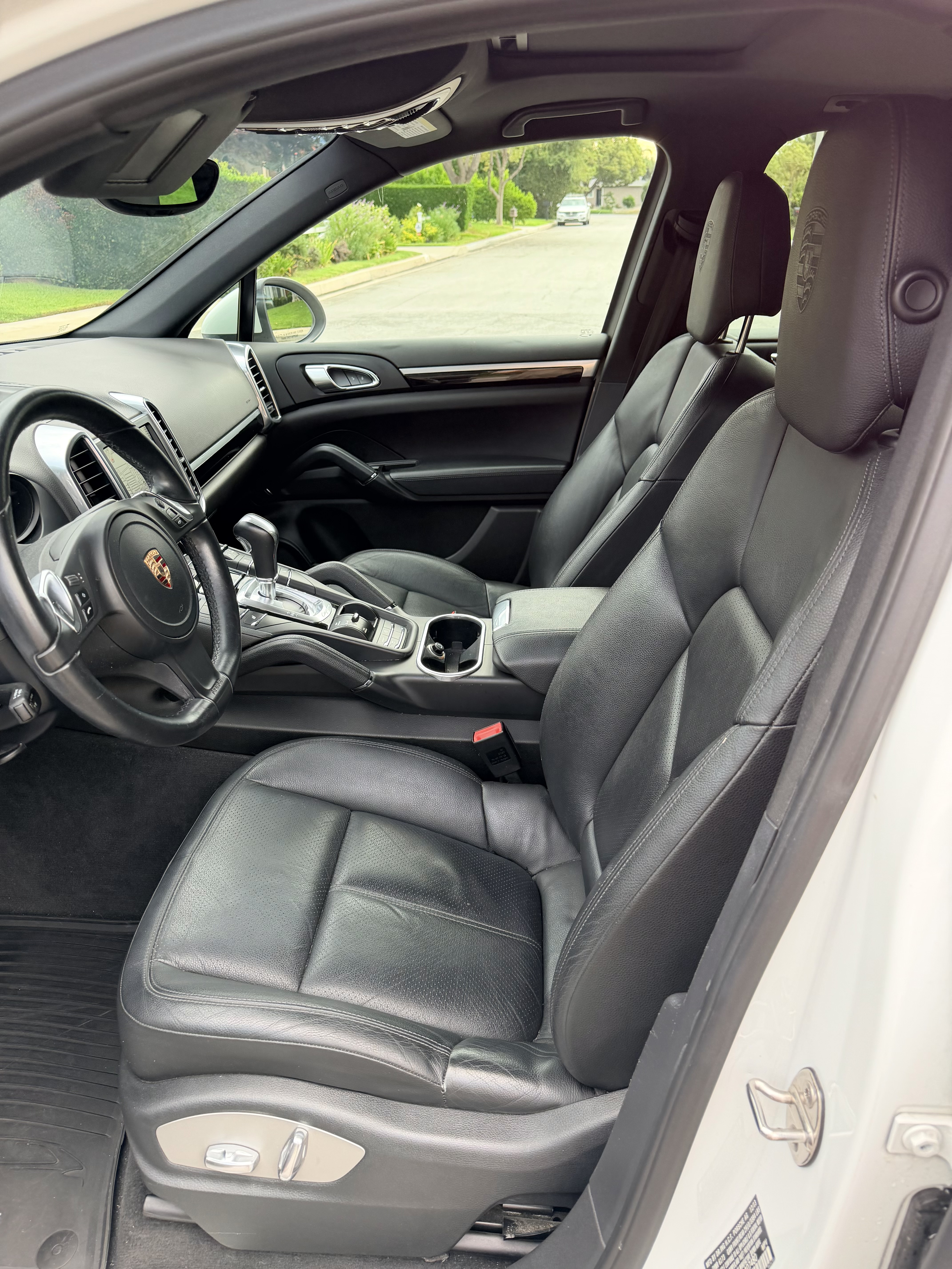 Used 2014 Porsche Cayenne AWD/4WD image 17