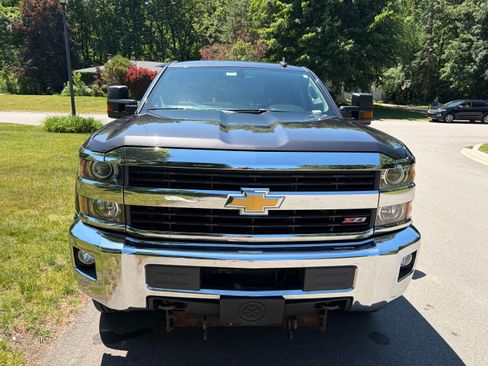 Used 2016 Chevrolet Silverado 2500 LT w/ LT Convenience Package AWD/4WD image 4