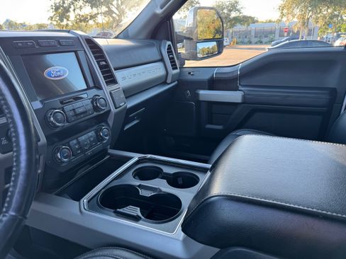 Used 2021 Ford F350 Lariat w/ Chrome Package image 20