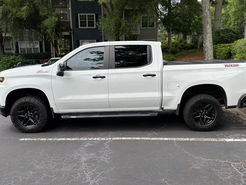 Used 2021 Chevrolet Silverado 1500 LT Trail Boss w/ Convenience Package II AWD/4WD image 11