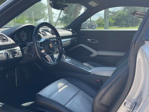 Used 2018 Porsche 718 Cayman S RWD image 12