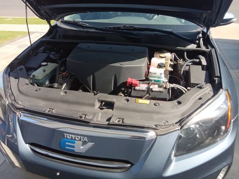 Used 2013 Toyota RAV4 EV FWD image 15