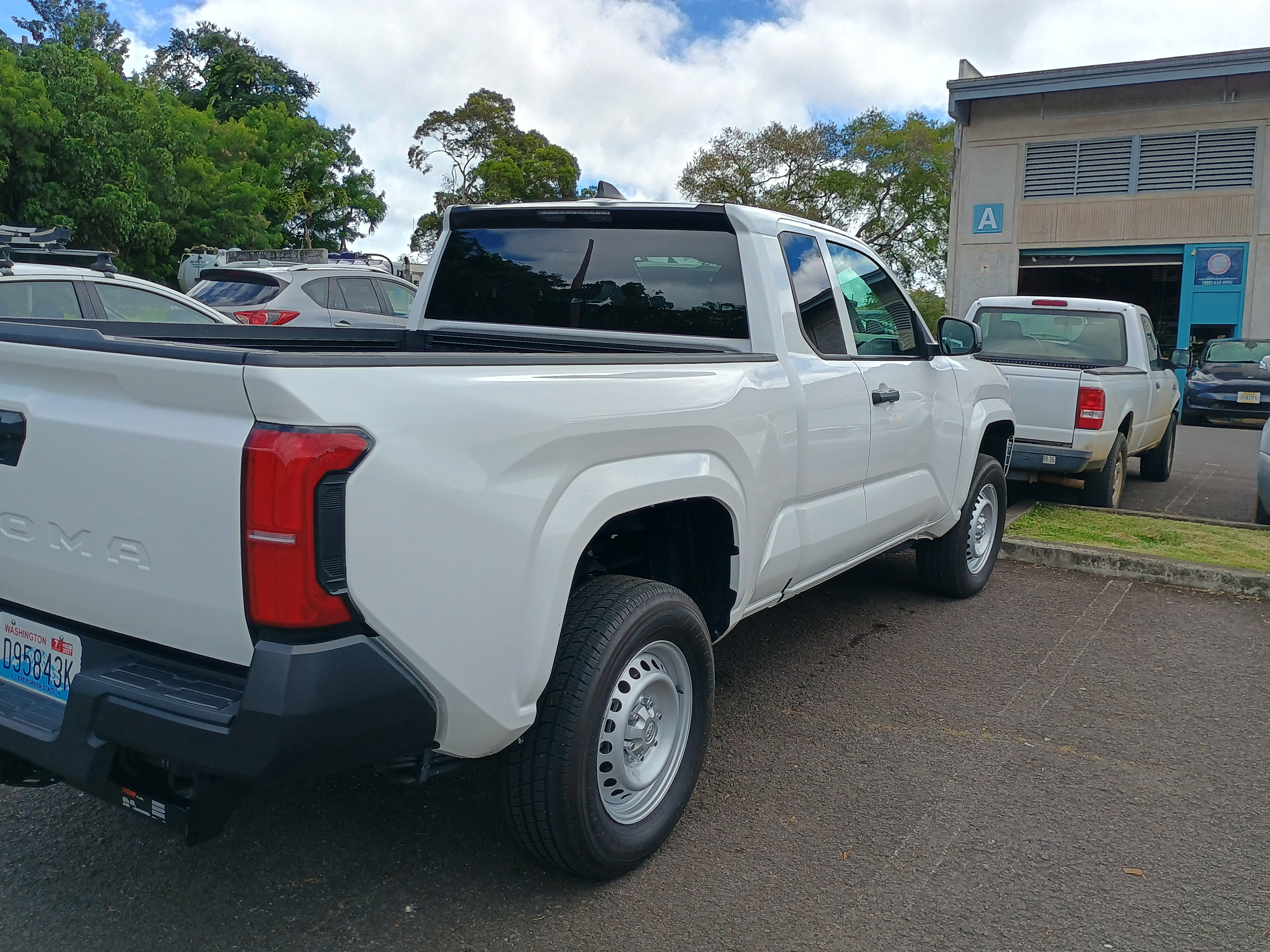 Used 2025 Toyota Tacoma SR RWD image 5