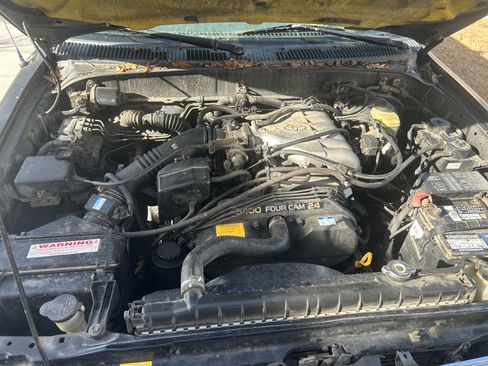 Used 1995 Toyota Tacoma SR5 image 13