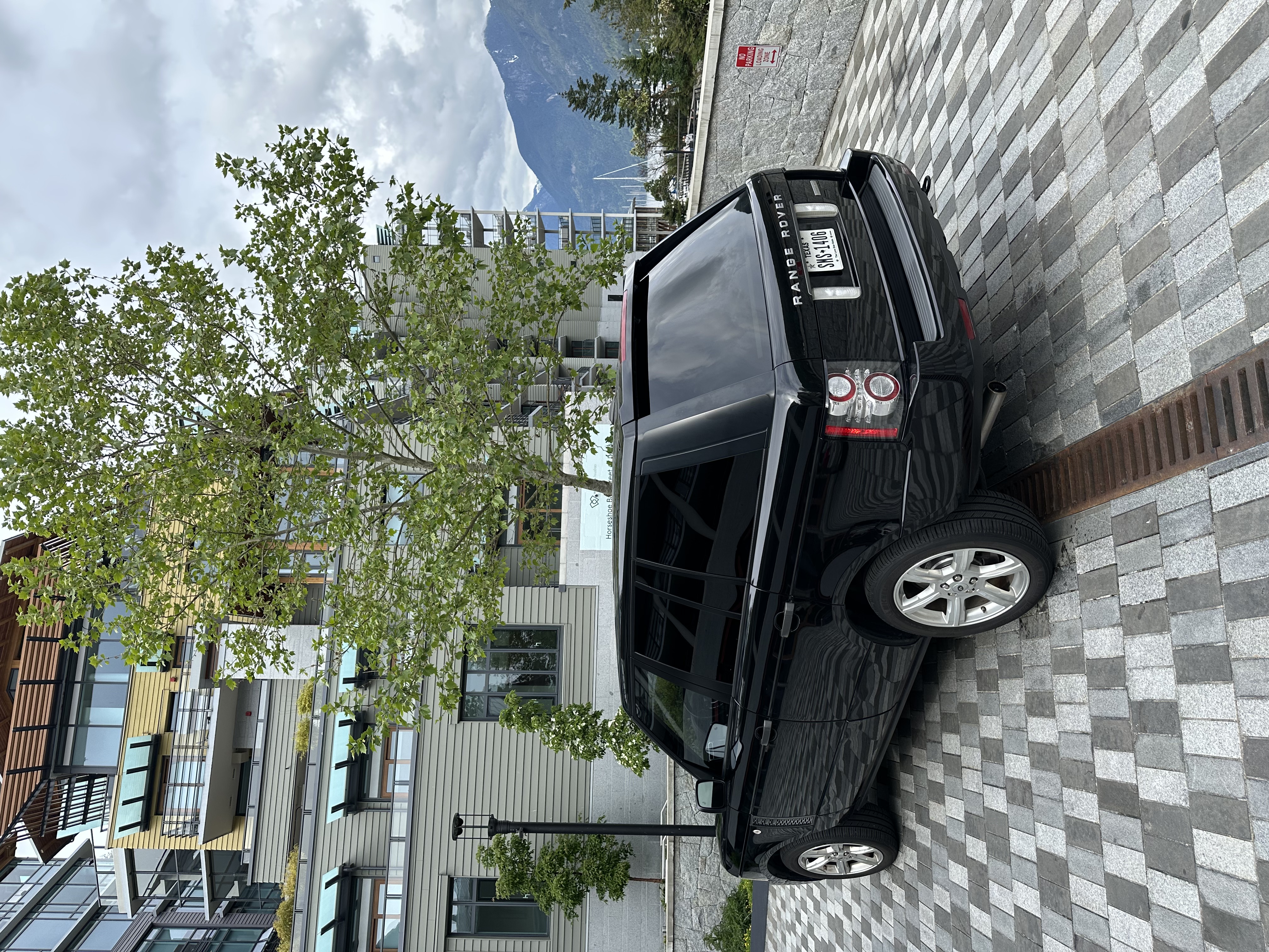 Used 2011 Land Rover Range Rover Supercharged AWD/4WD image 5
