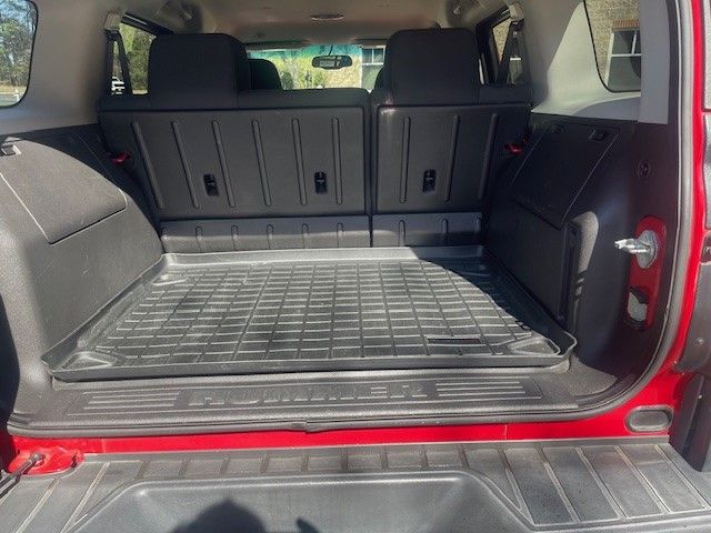 Used 2010 HUMMER H3 AWD/4WD image 10