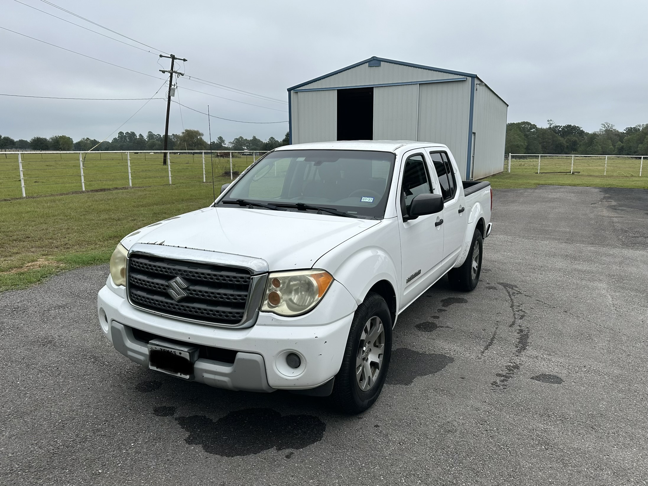 Used 2010 Suzuki Equator Sport RWD image 1
