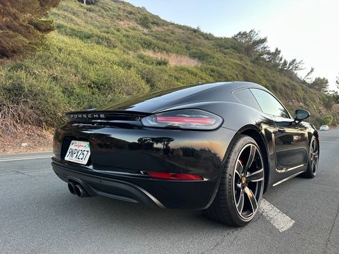Used 2020 Porsche 718 Cayman S RWD image 22