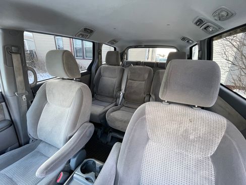 Used 2010 Toyota Sienna LE image 14
