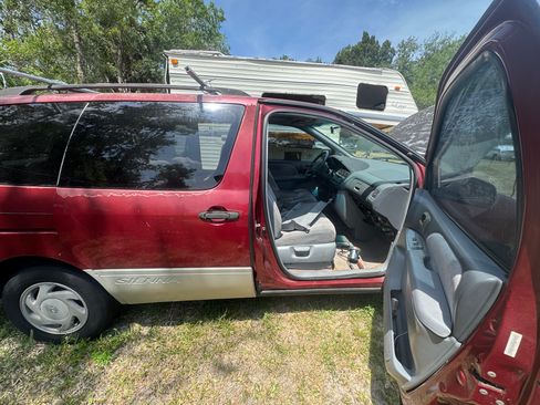 Used 2000 Toyota Sienna XLE w/ XLE Upgrade Pkg 2 FWD image 5