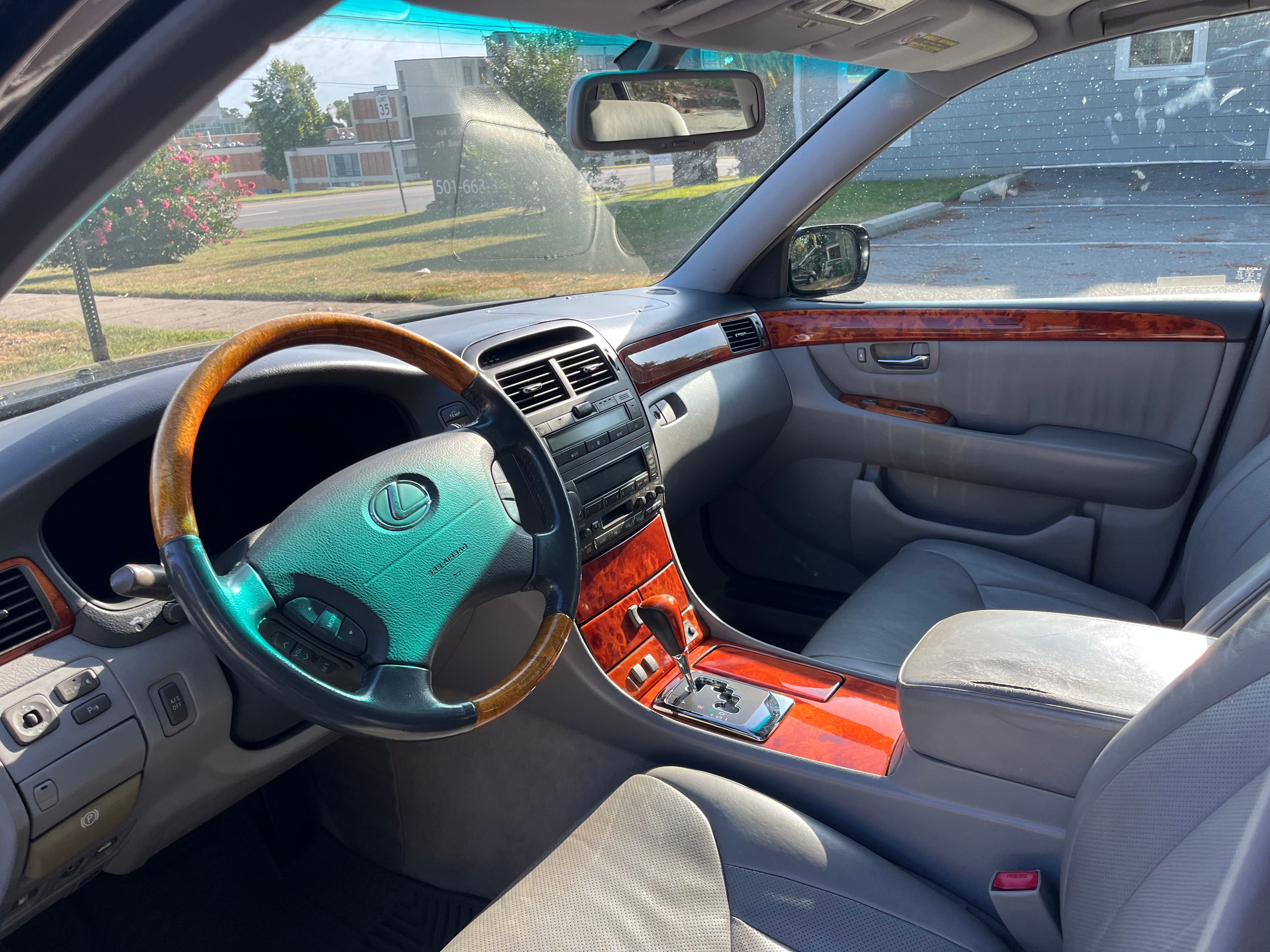 Used 2005 Lexus LS 430 RWD image 5