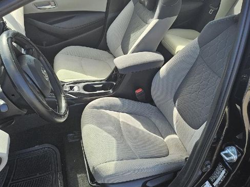 Used 2021 Toyota Corolla LE image 8