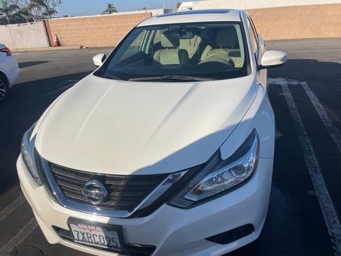 Used 2016 Nissan Altima 2.5 SL w/ 2.5 Technology Package image 6