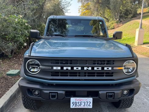 Used 2022 Ford Bronco Black Diamond image 1