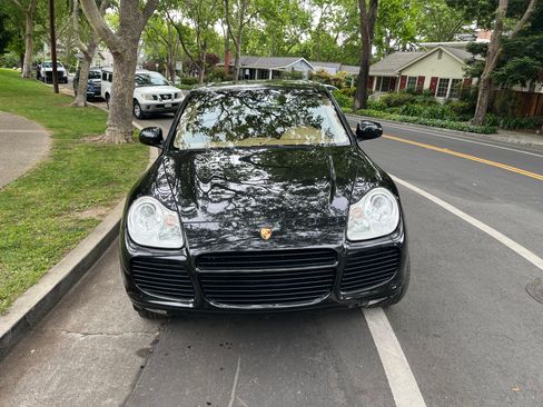Used 2006 Porsche Cayenne Turbo S image 6