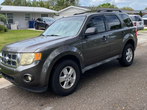 Used 2010 Ford Escape XLT image 14