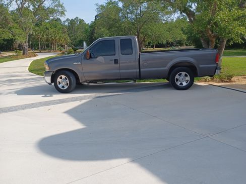 Used 2006 Ford F250 Lariat image 5