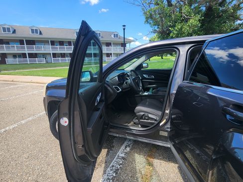 Used 2013 GMC Terrain SLE FWD image 16