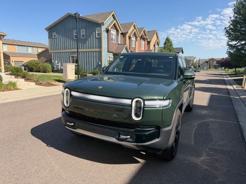 Used 2025 Rivian R1T Adventure AWD/4WD image 1