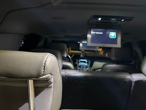 Used 2020 GMC Yukon XL SLT w/ Open Road Package image 10