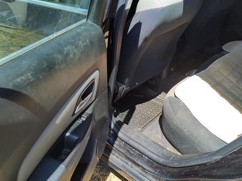 Used 2012 Chevrolet Cruze LS w/ Connectivity Package image 10