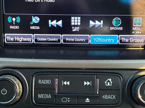 Used 2017 GMC Yukon Denali RWD image 19