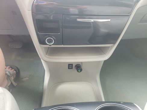 Used 2013 Toyota Sienna LE FWD image 25