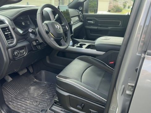 Used 2026 RAM 2500 Laramie AWD/4WD image 9