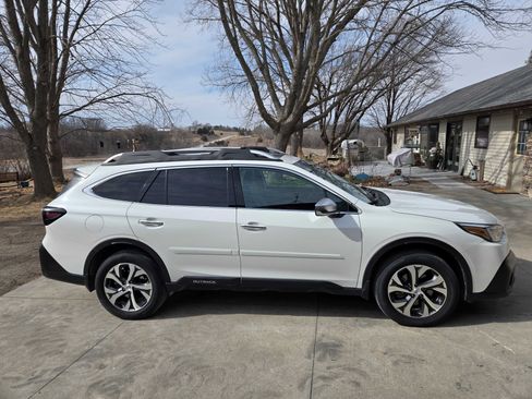 Used 2020 Subaru Outback Touring XT image 2