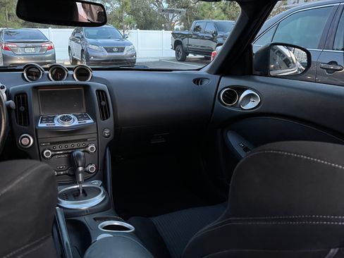 Used 2015 Nissan 370Z Coupe image 8