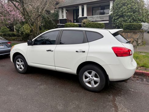 Used 2010 Nissan Rogue S w/ 360 Degree Value Pkg image 2