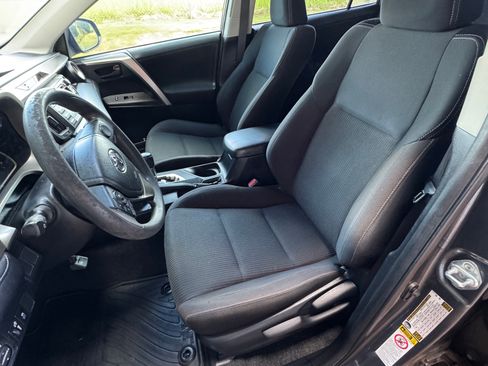 Used 2013 Toyota RAV4 XLE FWD image 7