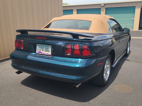 Used 1996 Ford Mustang GT RWD image 2