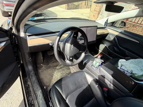 Used 2021 Tesla Model 3 Standard Range Plus image 9