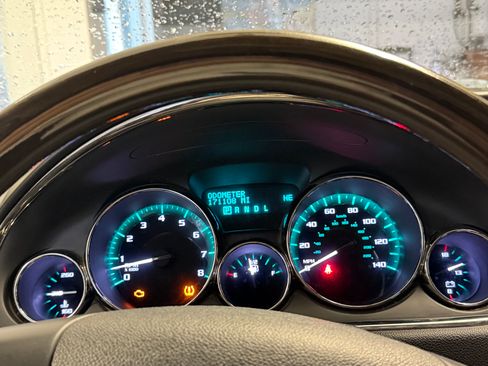 Used 2016 Buick Enclave Leather image 16