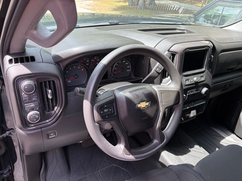Used 2020 Chevrolet Silverado 1500 Custom w/ Custom Value Package AWD/4WD image 6